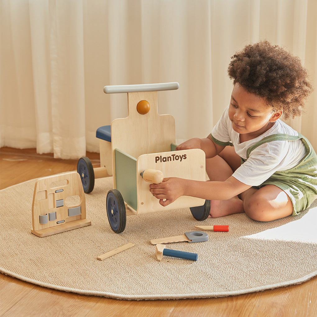 PlanToys Handy Wooden Carpenter Set