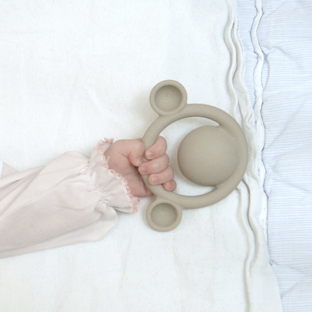 MOLUK Nogi Beige Teether and Sensory Toy