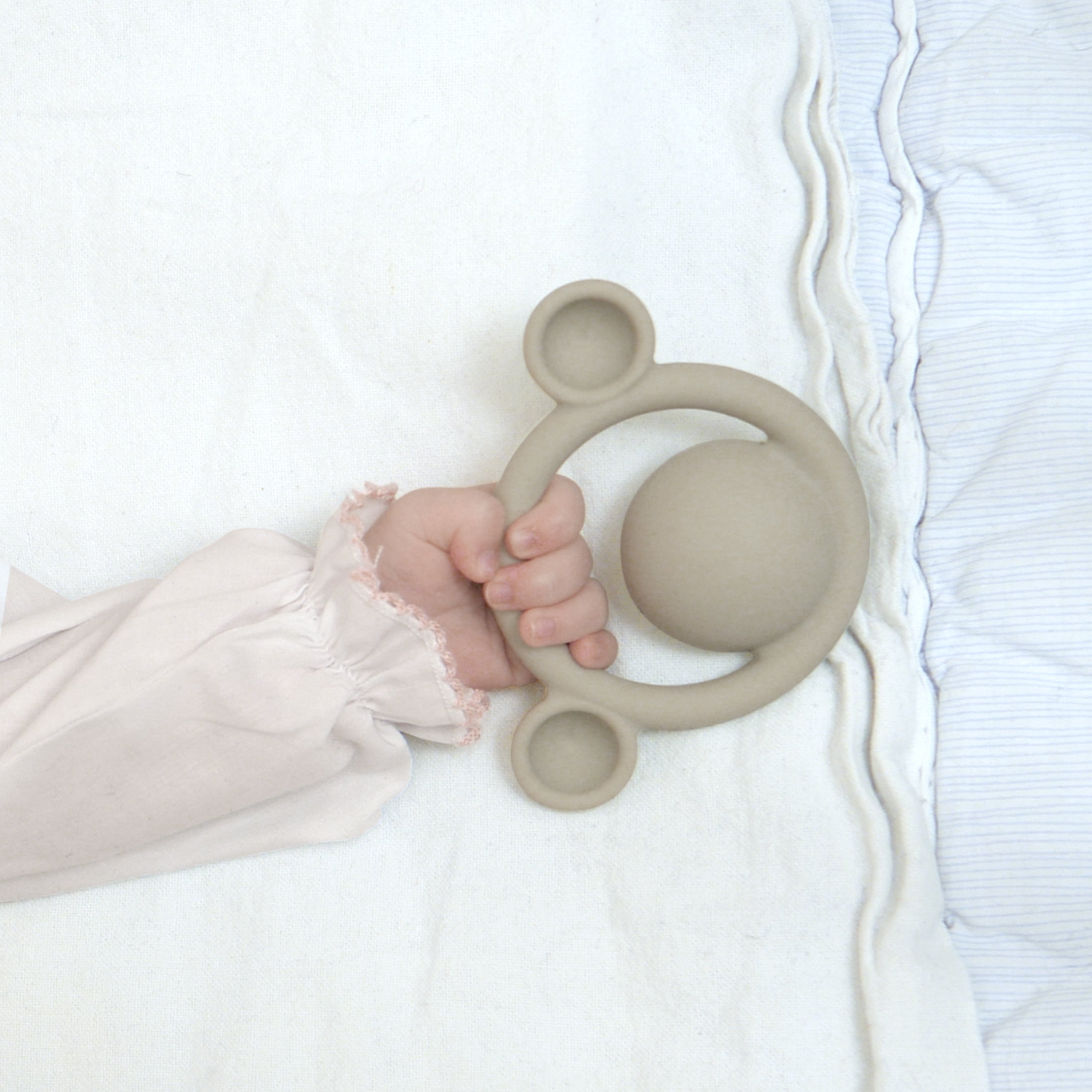 MOLUK Nogi Beige Teether and Sensory Toy