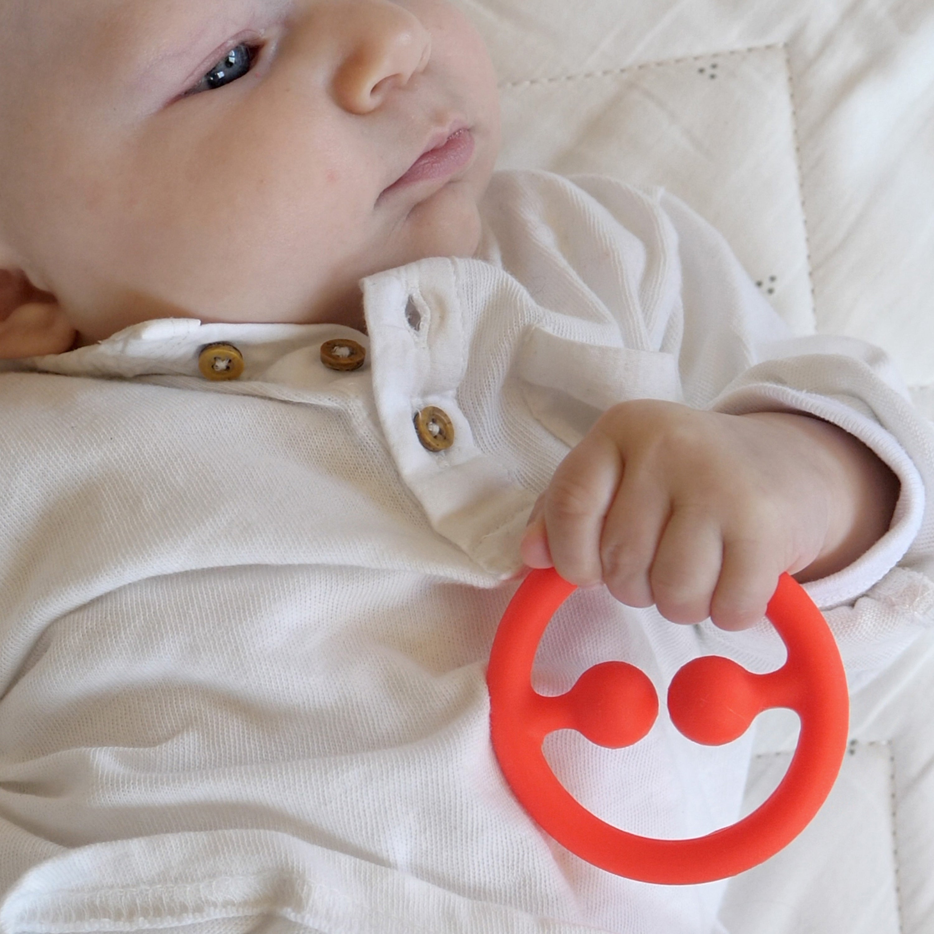 MOLUK Nigi, Nagi & Nogi Teether and Sensory Primary Colour Set