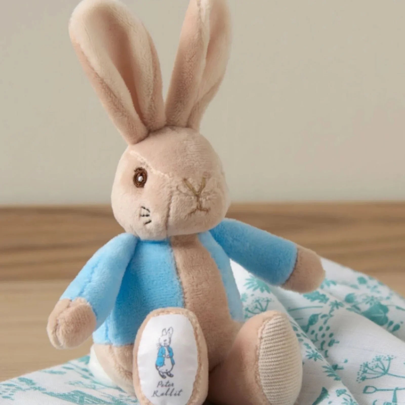 Peter Rabbit Muslin & Soft Toy Baby Gift Set