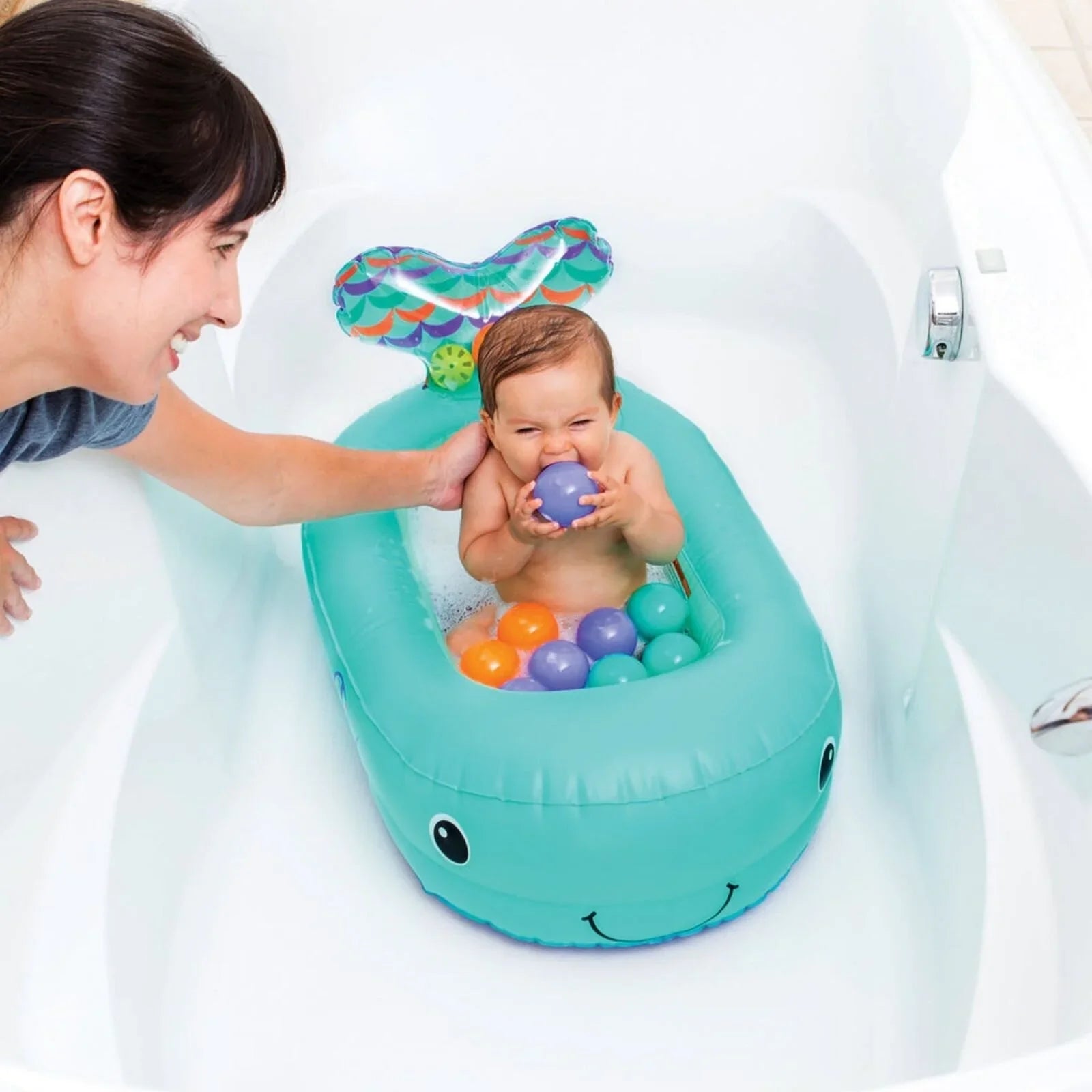 Infantino Whale Bubble Inflatable Baby Bath Tub