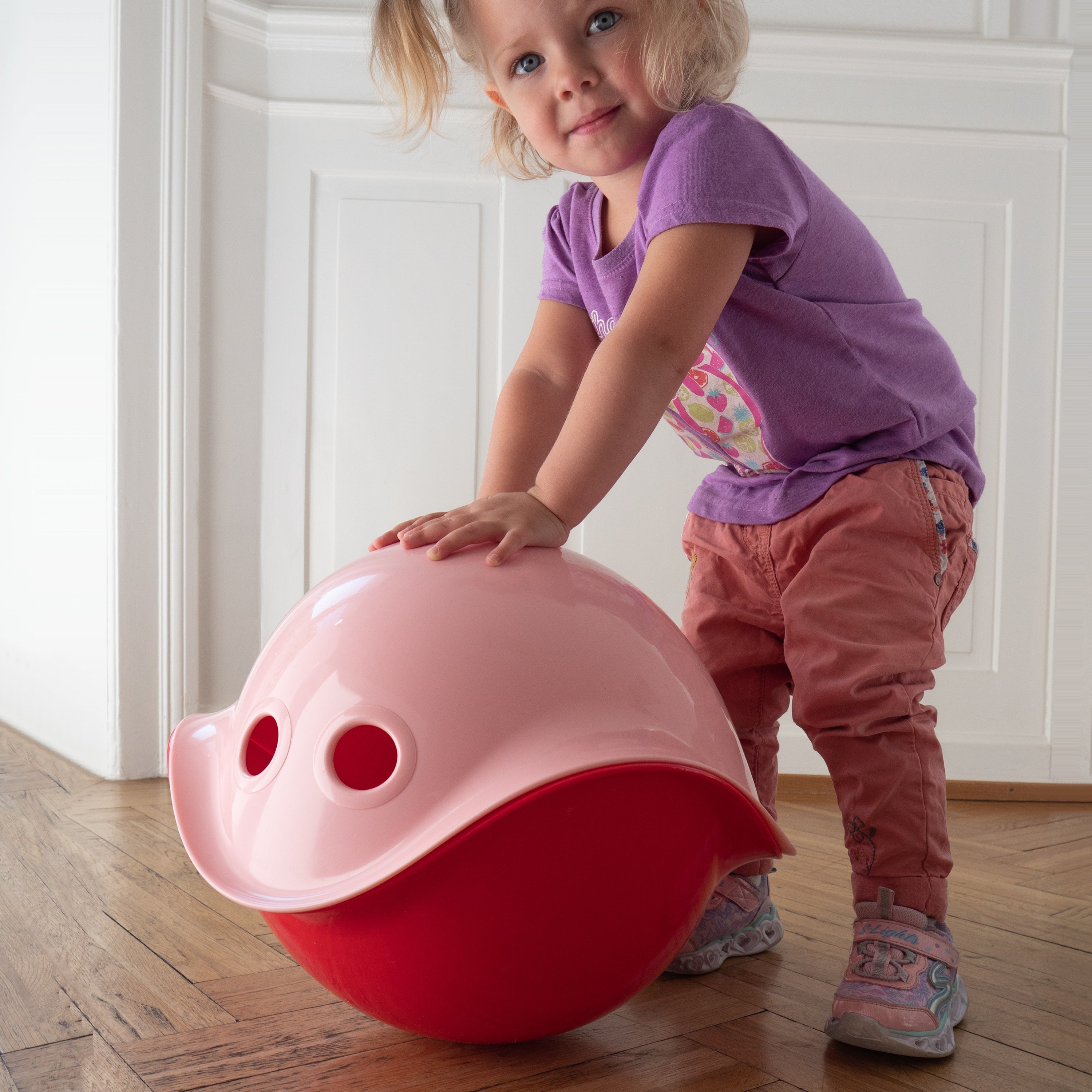 MOLUK Bilibo Red - Rocking & Spinning Toy