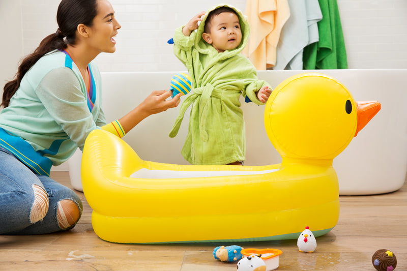 Munchkin Inflatable Duck Bathtub