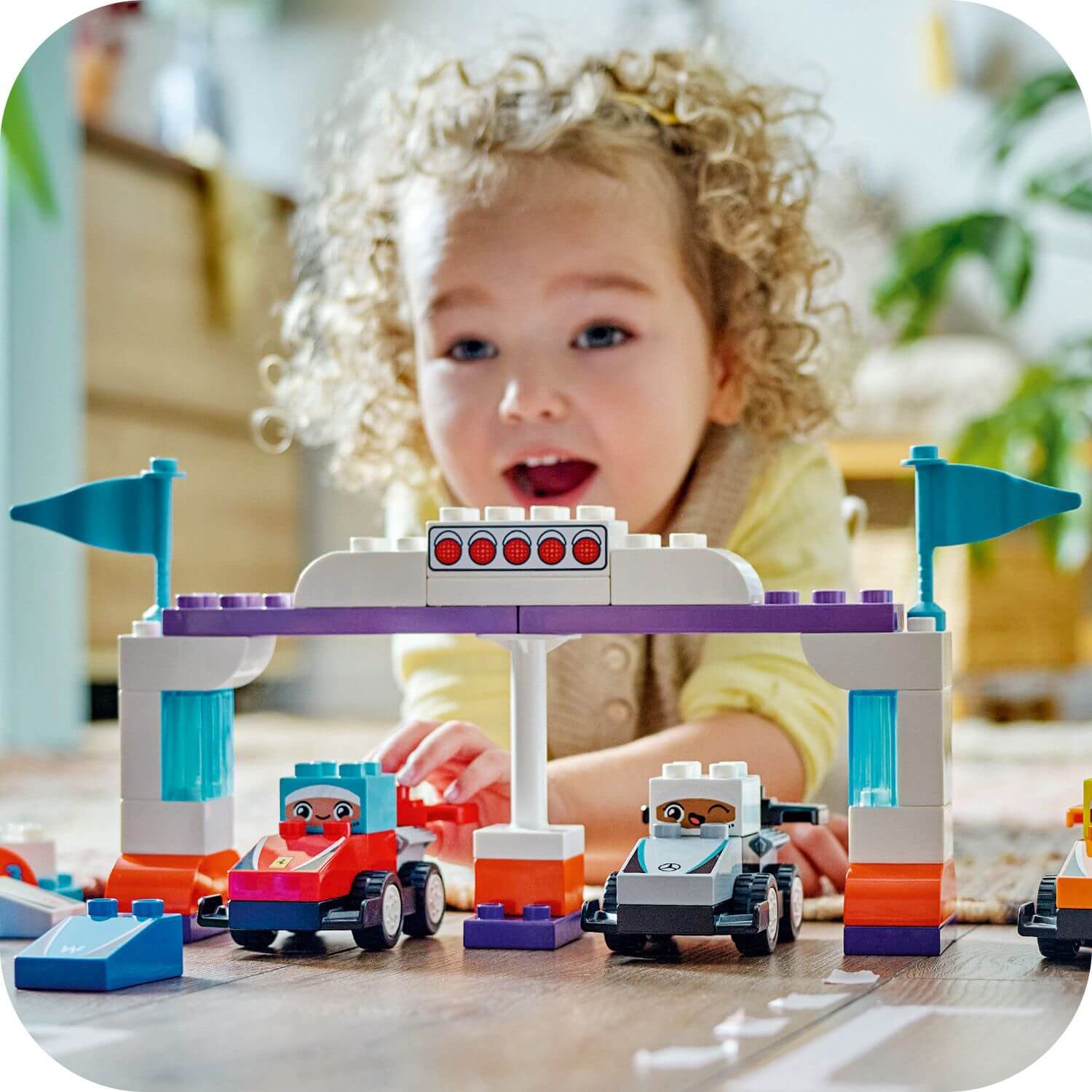 DUPLO F1 Team Race Cars & Drivers - 10445