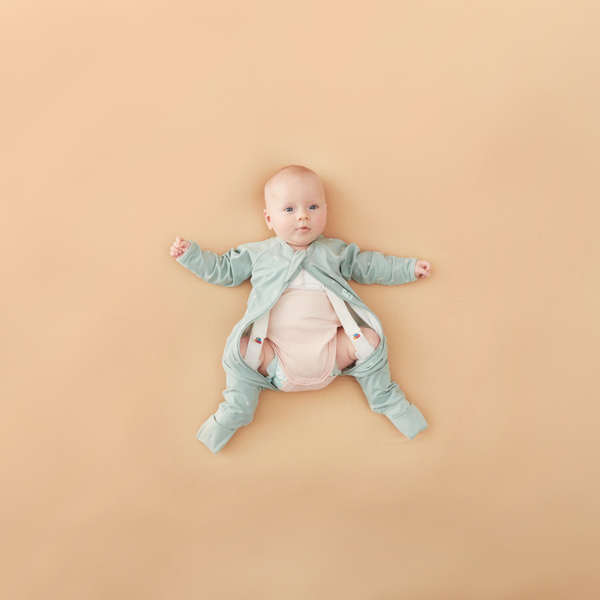 ergoPouch - Organic Layers Long Sleeve Babygrow Sleepsuit Sage - Mild 0.2 TOG