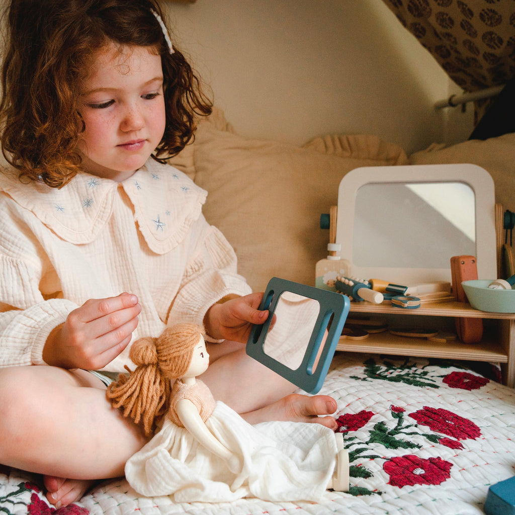Wooden Tender Leaf Hair Salon Playset