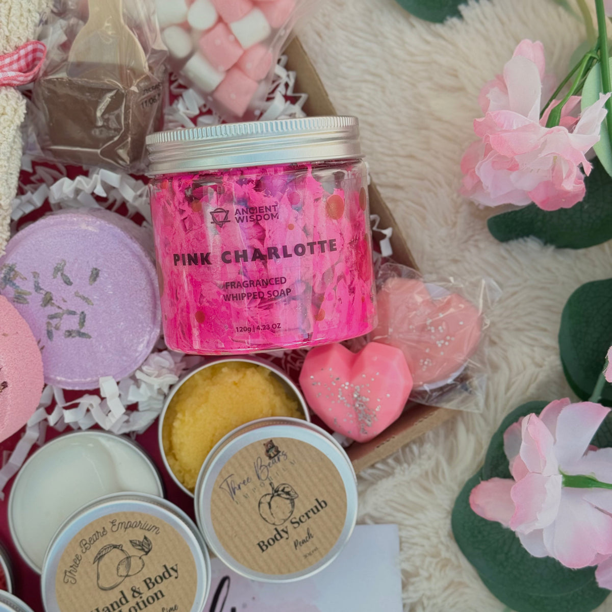 Three Bears Emporium - Showered With Love (Mum-To-Be Edition)