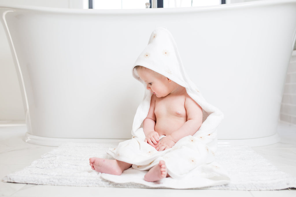 Lulujo - Hooded Towel - Daisies