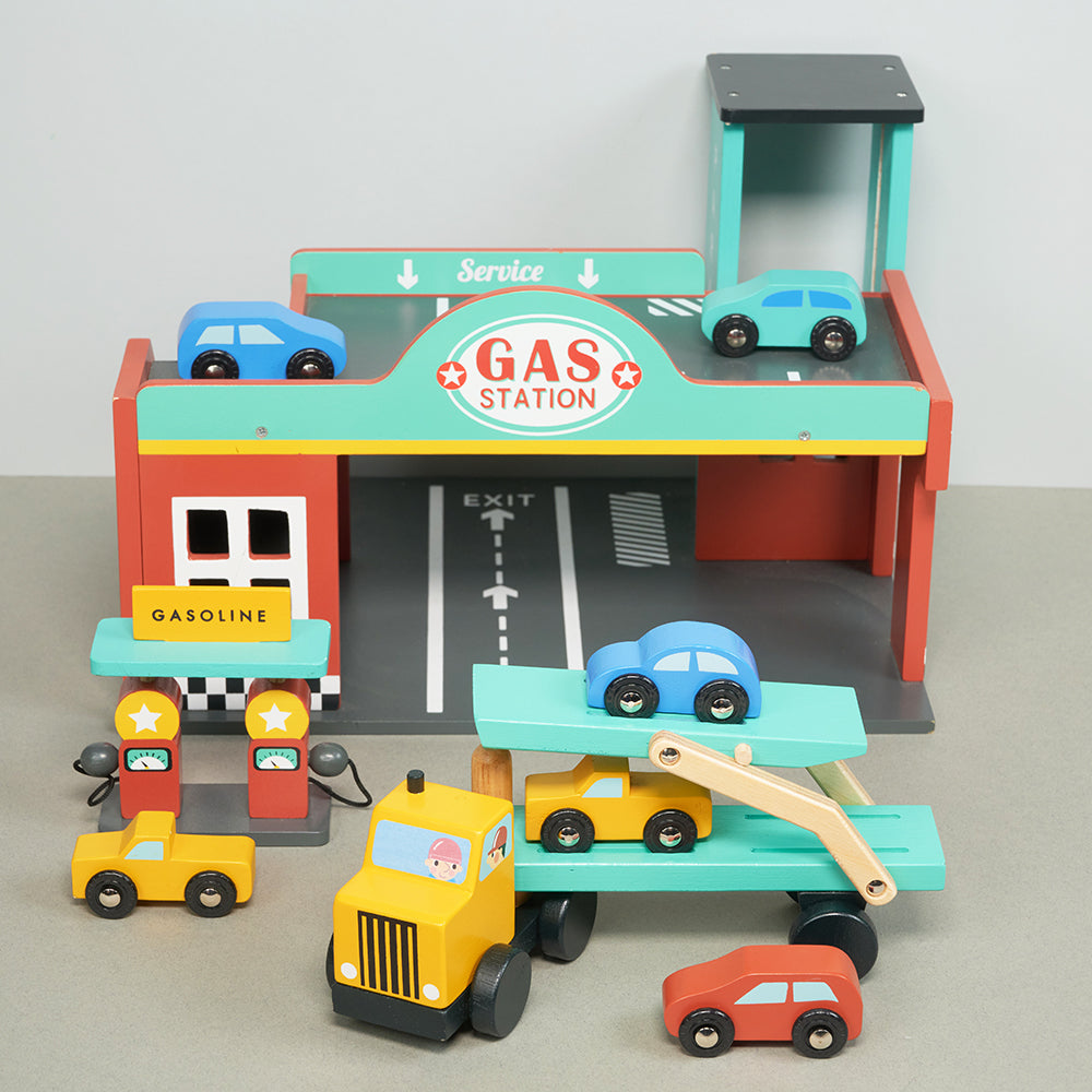 Wooden Play Gas Station