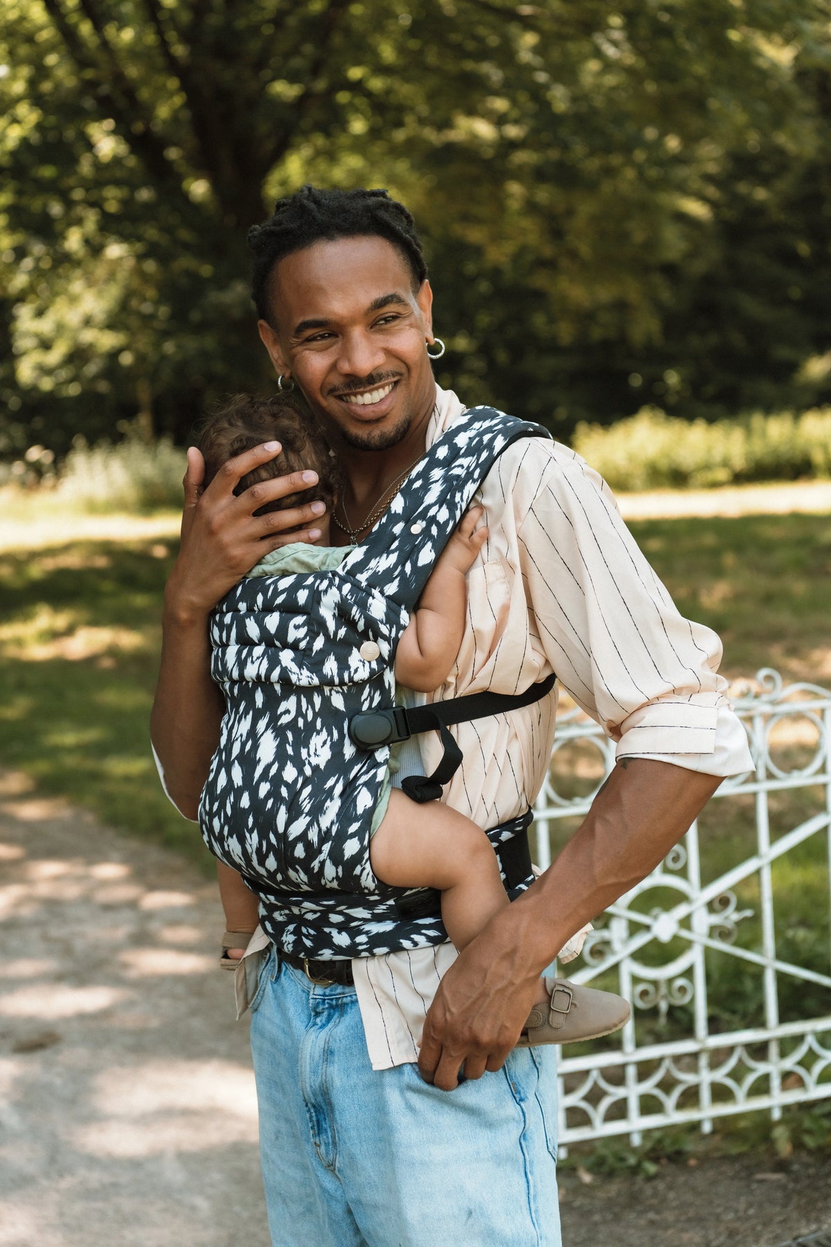Bizzi Growin Nomad Air Monochrome Print Baby Carrier - Orca