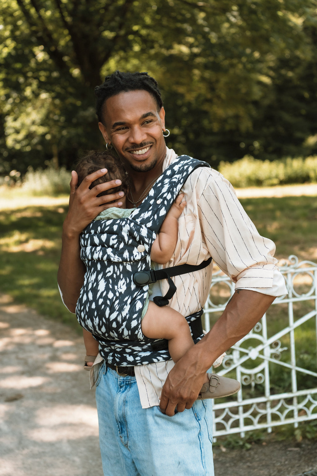 Nomad Air Monochrome Print Baby Carrier - Orca