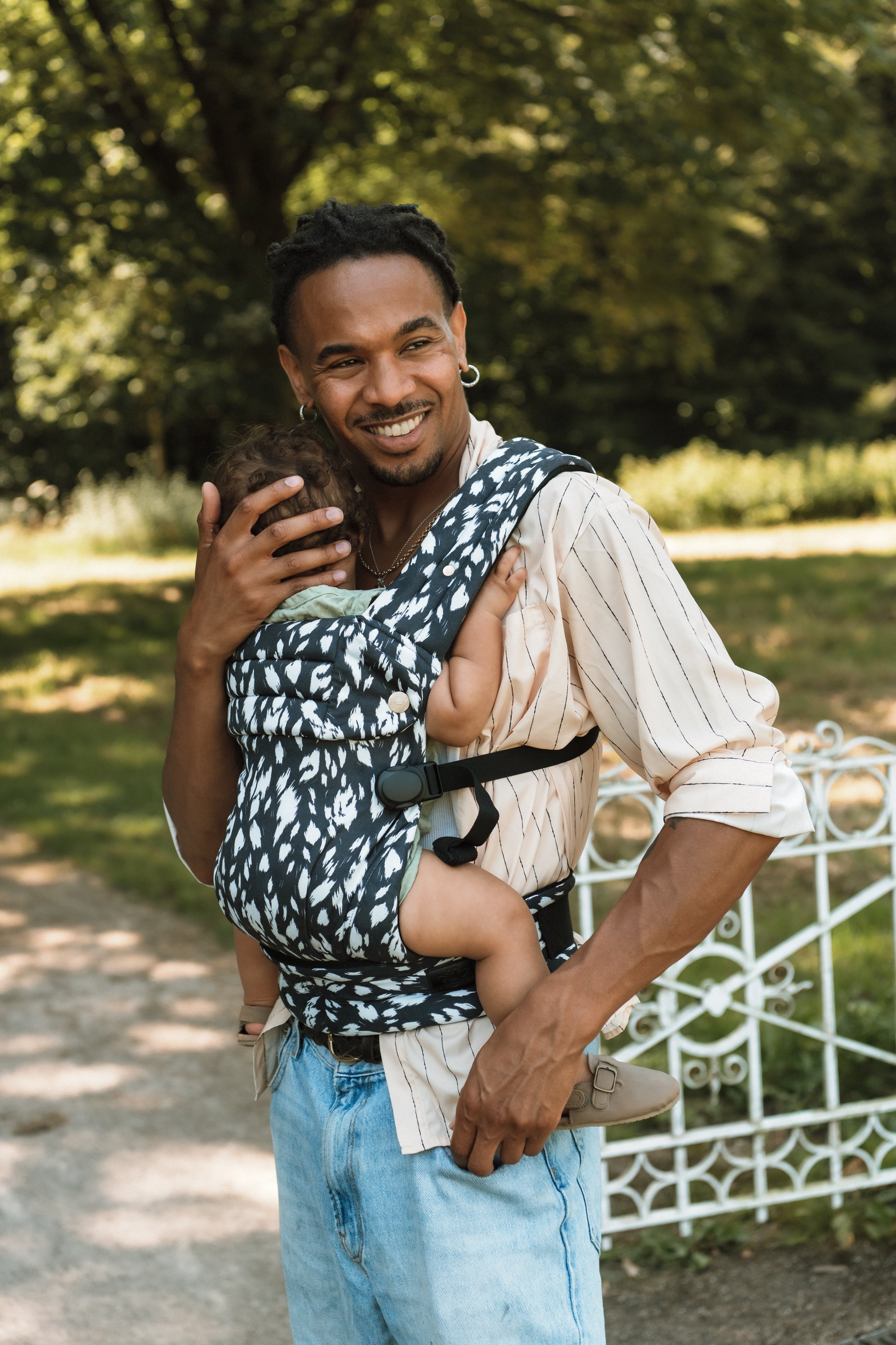 Nomad Air Monochrome Print Baby Carrier - Orca