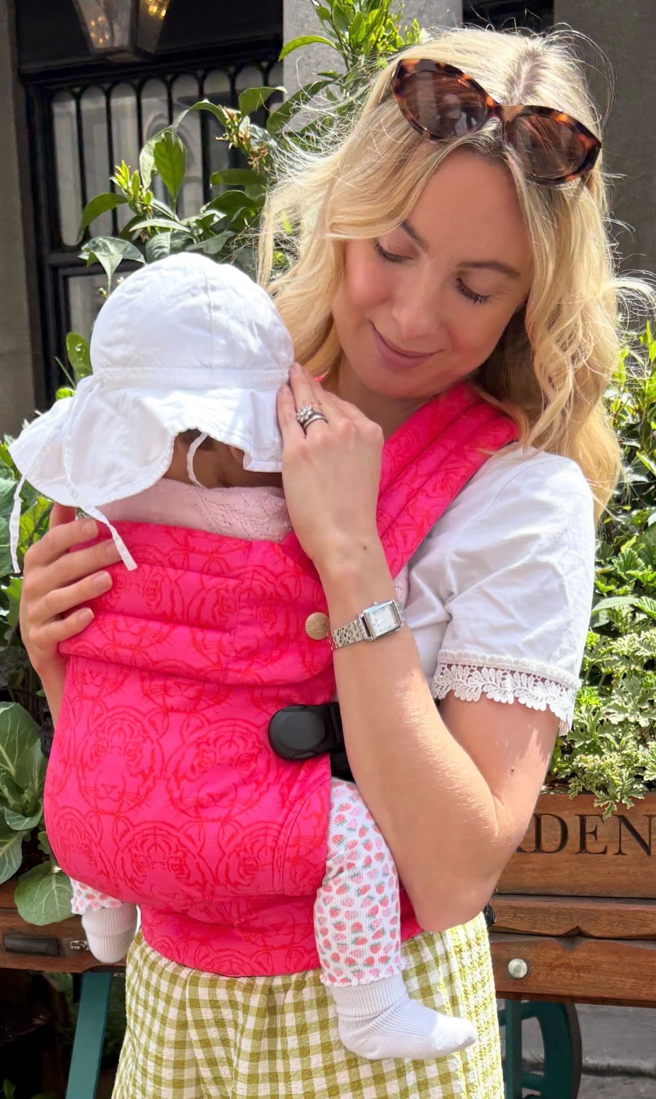 Bizzi Growin Nomad Air Baby Carrier - ROAR!