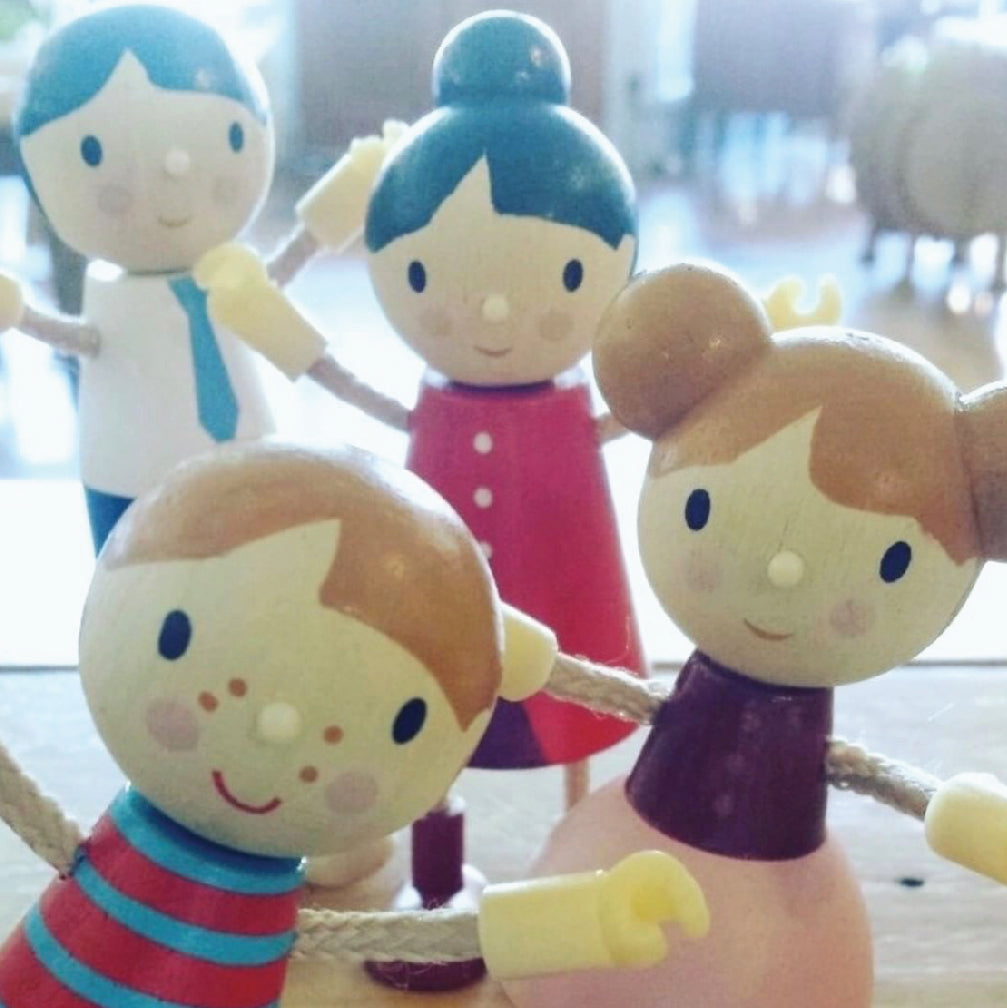 Tender Leaf Toys Doll Family