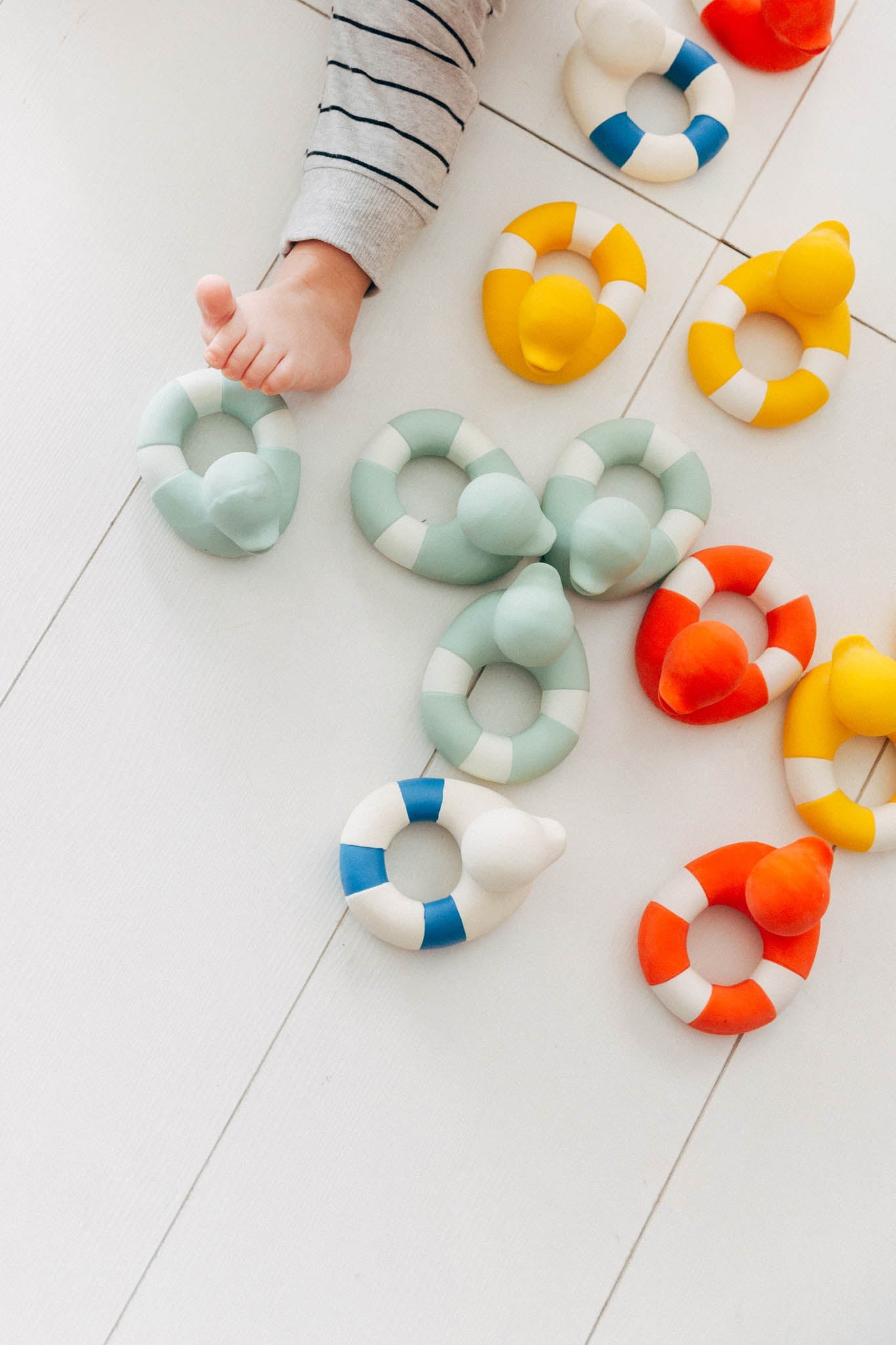Oli & Carol Floatie Duck Mint Bath Toy / Teether