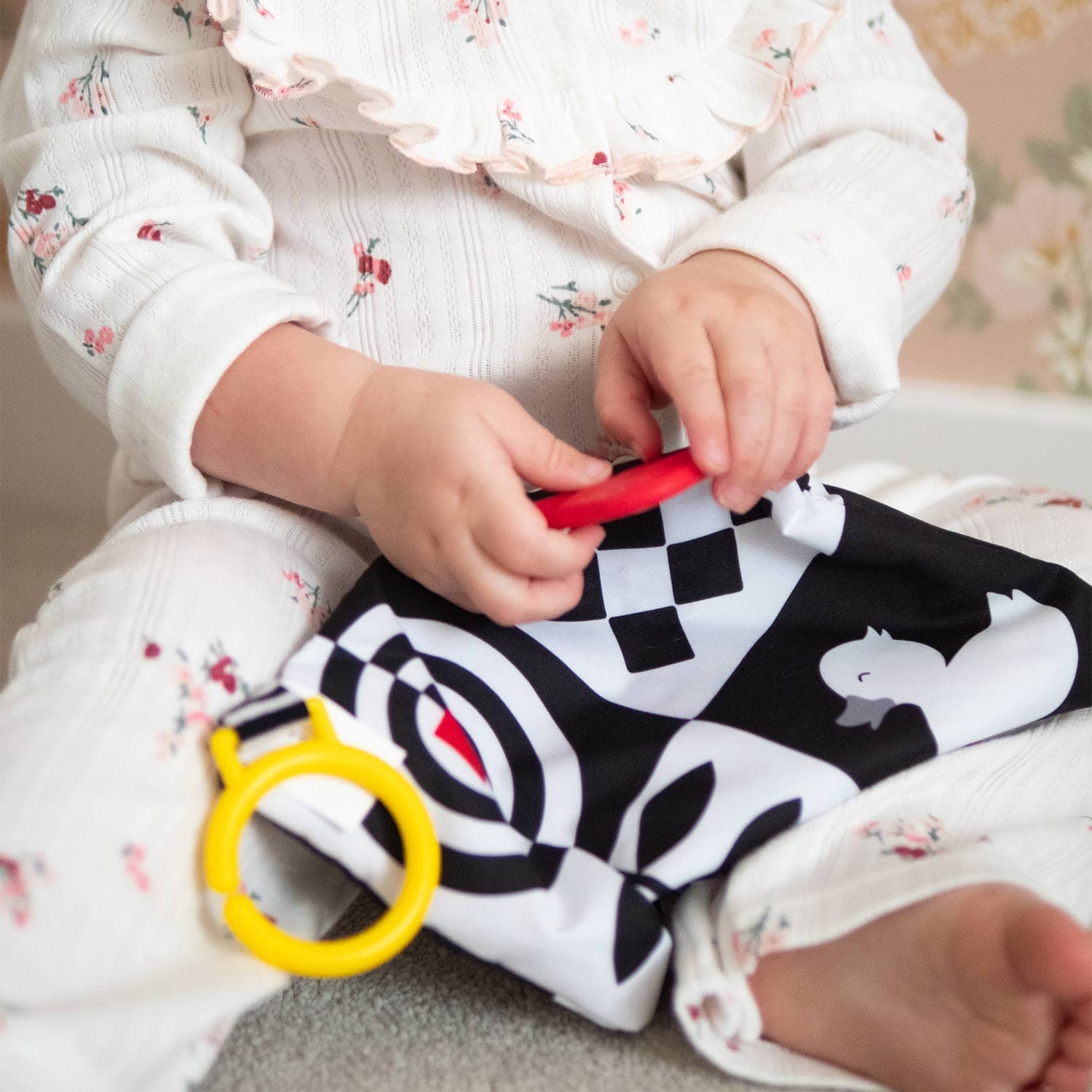 Priya & Peanut Sensory Crinkle Square