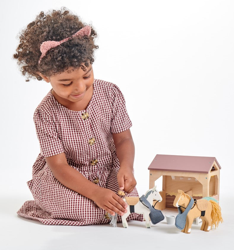 Wooden Stables Dolls House Furniture Set