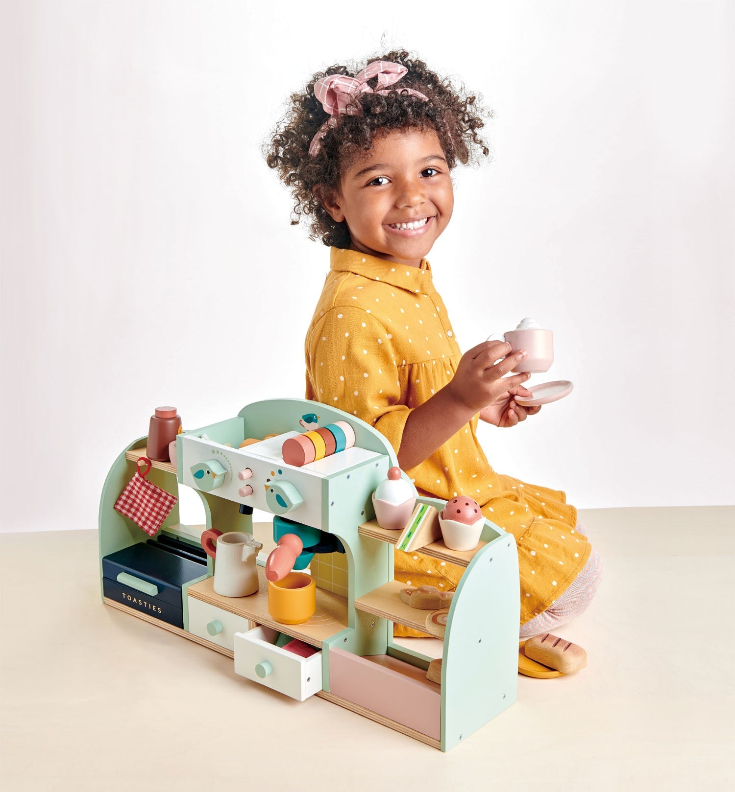 Wooden Bird's Nest Café Playset