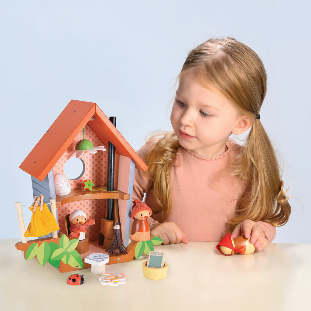 Wooden Robin's Nest Box Dolls House Playset