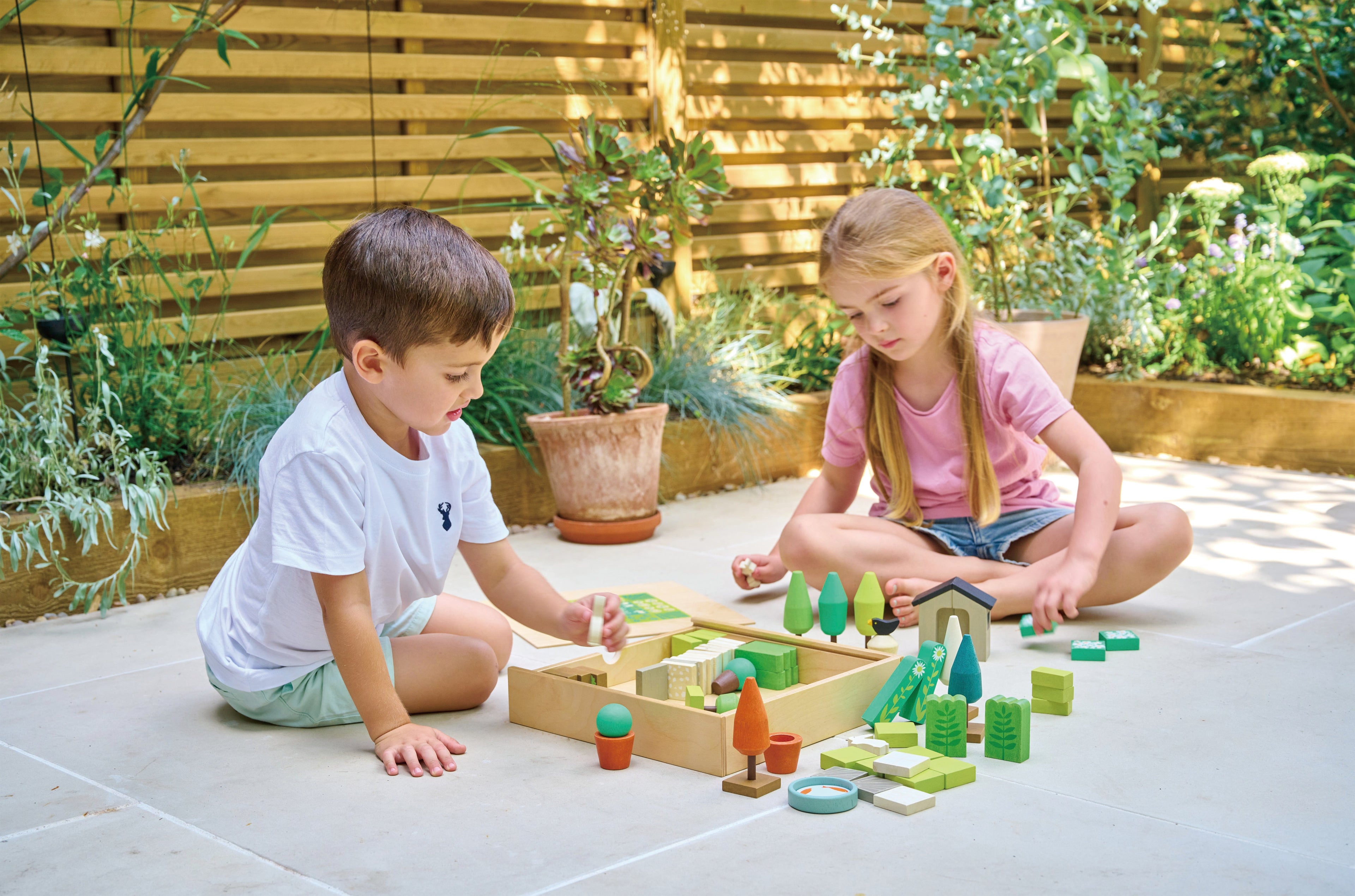 Wooden Little Garden Designer Playset with 64 Pieces