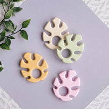 Silicone Leaf Teethers - Five Natural Colours