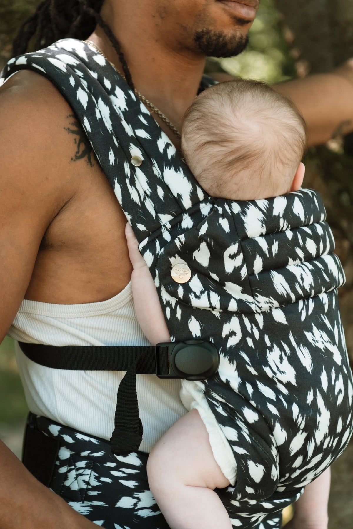Bizzi Growin Nomad Air Monochrome Print Baby Carrier - Orca - Baby&More