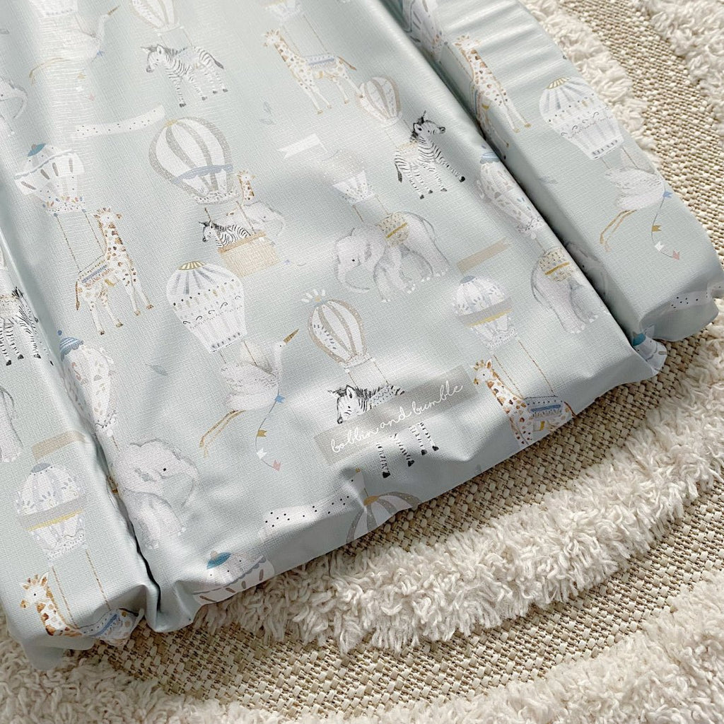 Bobbin and Bumble Standard Changing Mat - Hot Air Balloons Print - Baby&More
