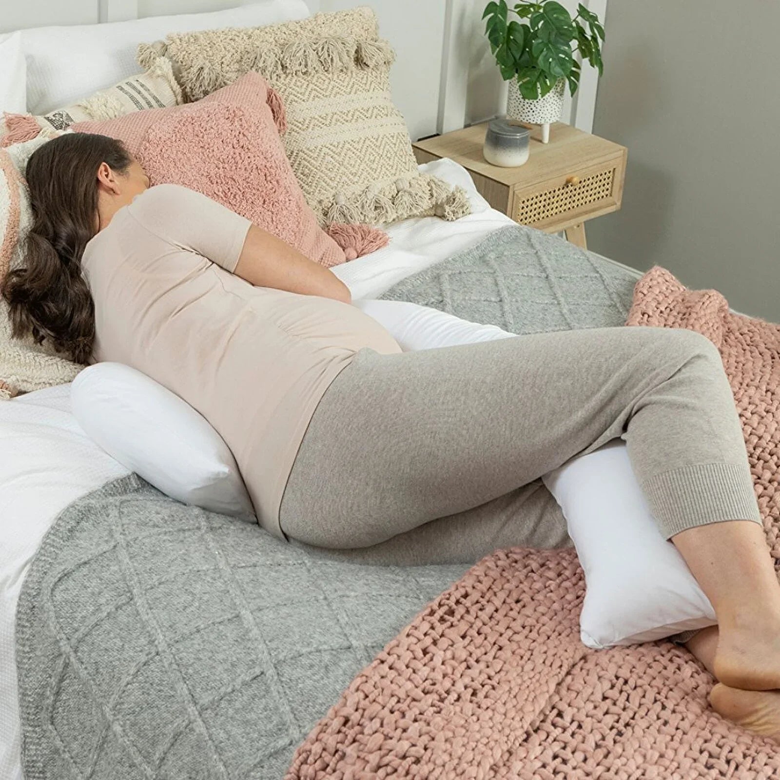 Dreamgenii Support and Feeding Pillow - White Cotton Jersey - Baby&More