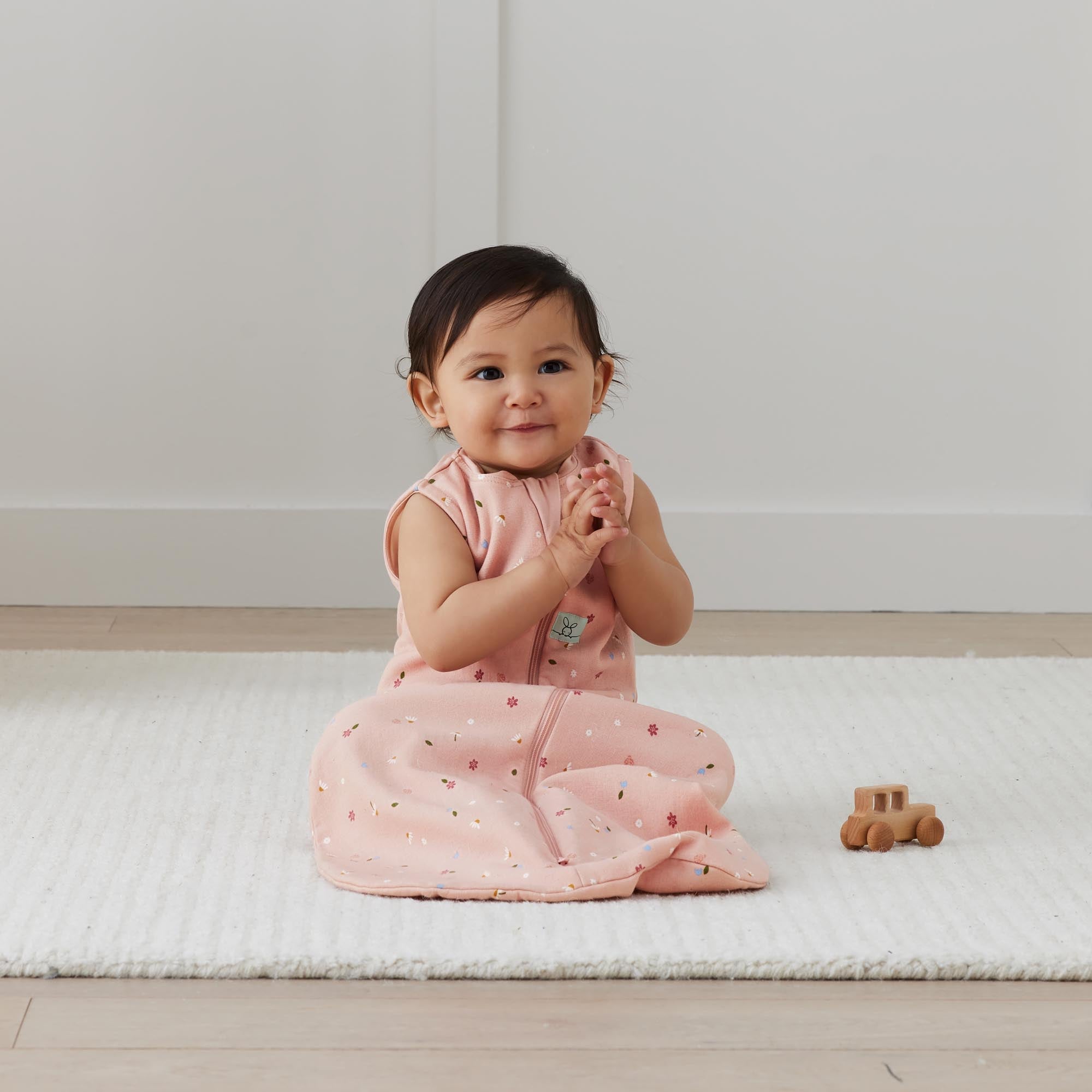 ergoPouch - Organic All Year Jersey Sleeping Bag - Daisy - 1.0 TOG - Baby&More