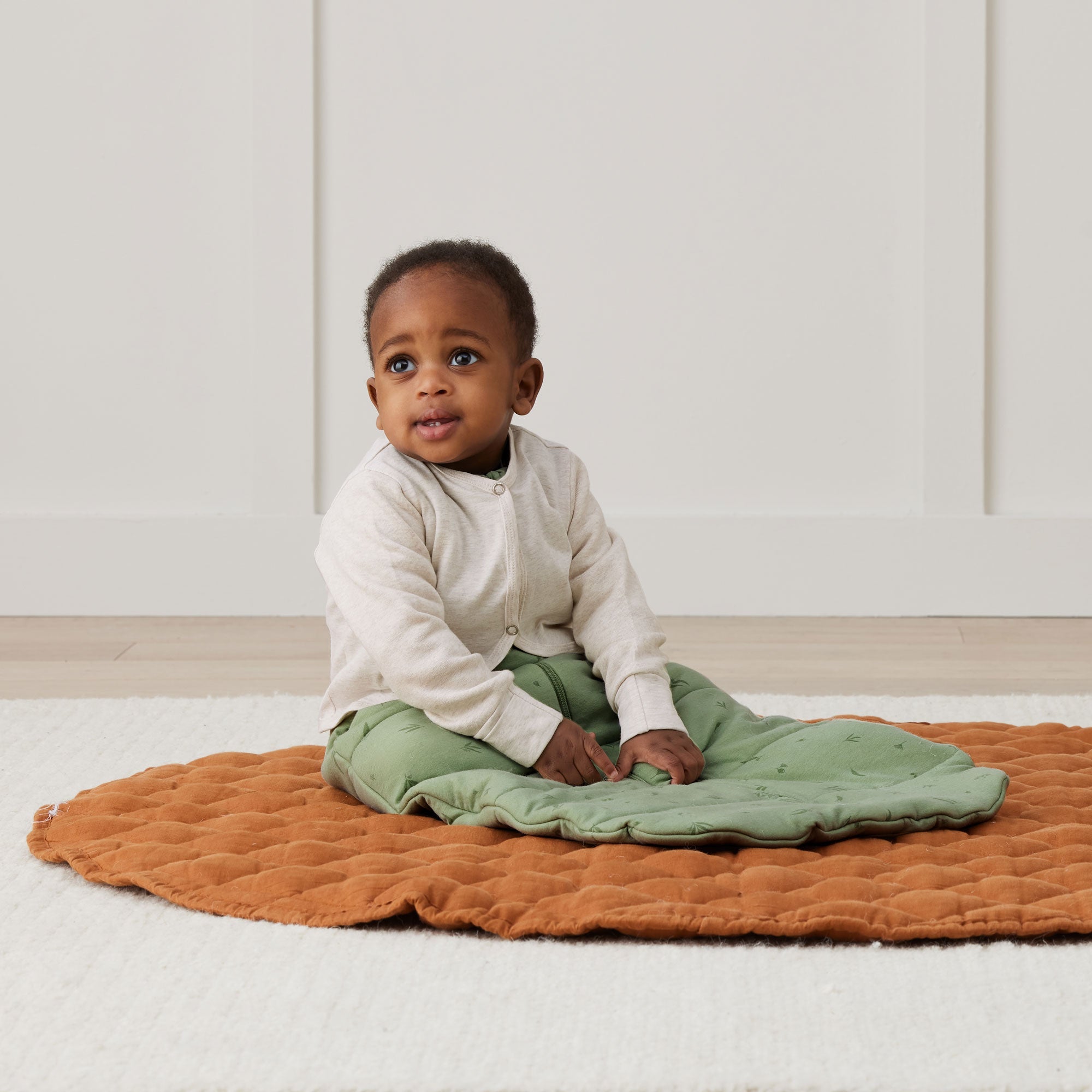 ergoPouch - Organic Long Sleeved Sleep Arm Warmers - Oatmeal - 1.0 TOG - Baby&More