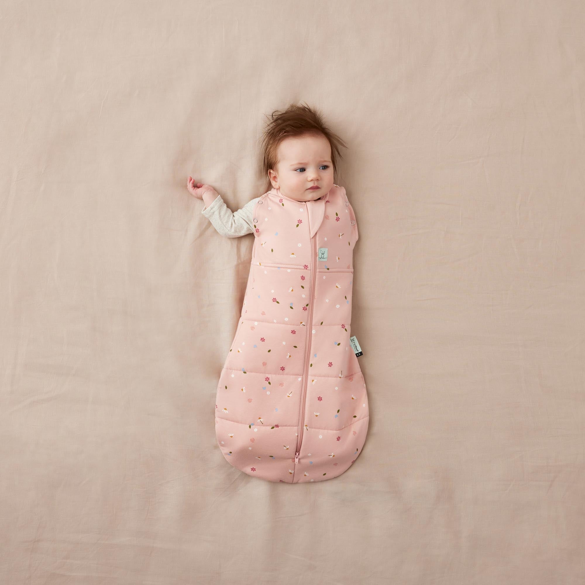 ergoPouch - Organic Winter Cocoon Swaddle Sleeping Bag - Pink Daisy - 2.5 TOG - Baby&More