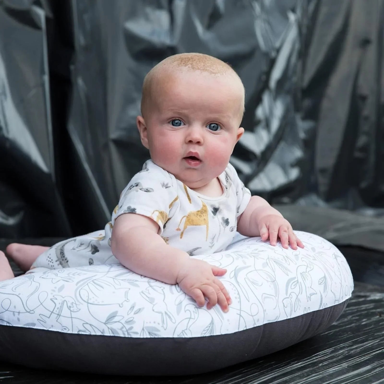 Hippychick Feeding Pillow - Animal Friends Grey - Baby&More