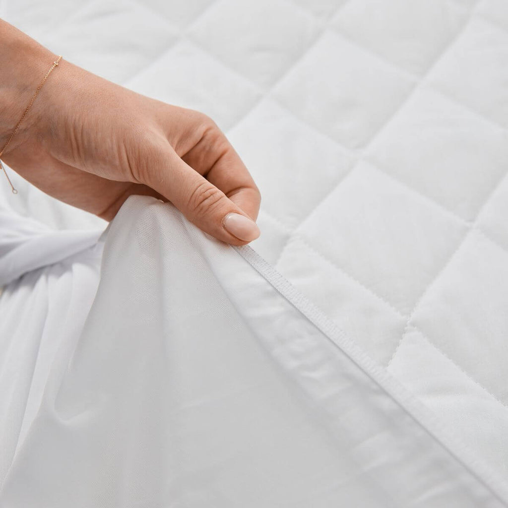Invizi Waterproof Fitted Sheet With Soft Absorbent Top Layer - Baby&More