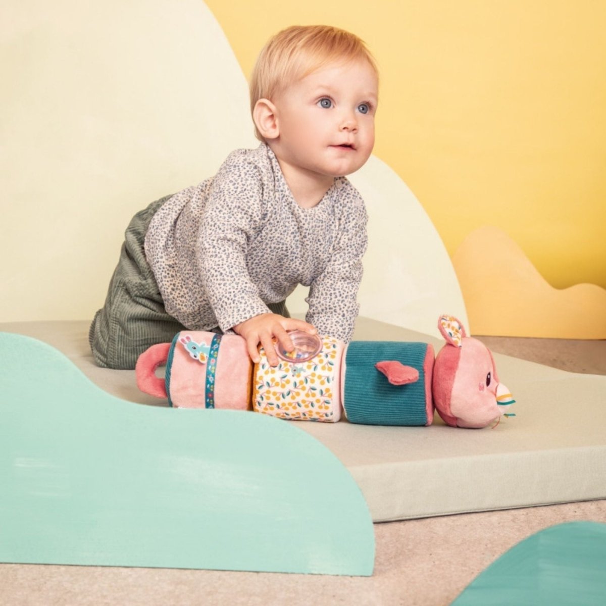 Lilliputiens Plush Sound Roll - Jeanne - Baby&More