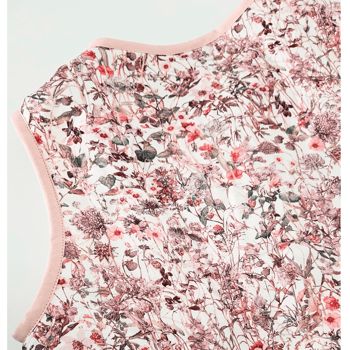 Little Scandi baby Kids Stylish Vest / Gilet - Pink Rosablomst - Baby&More