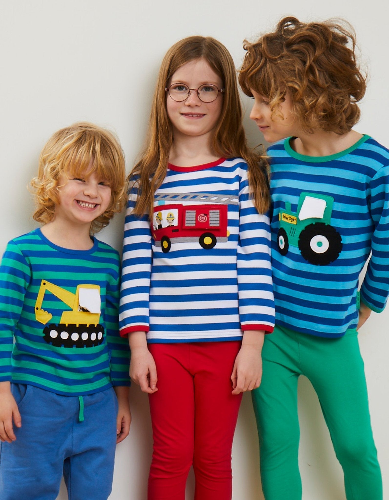 Toby Tiger Organic Applique Long-Sleeved T-Shirt - Blue/White Fire Engine with Flap