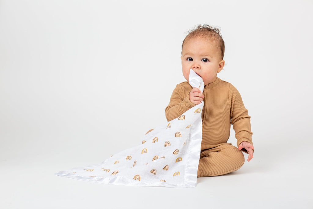 Lulujo - 2 Pack Muslin Security Comforter Blanket - Rainbows - Baby&More