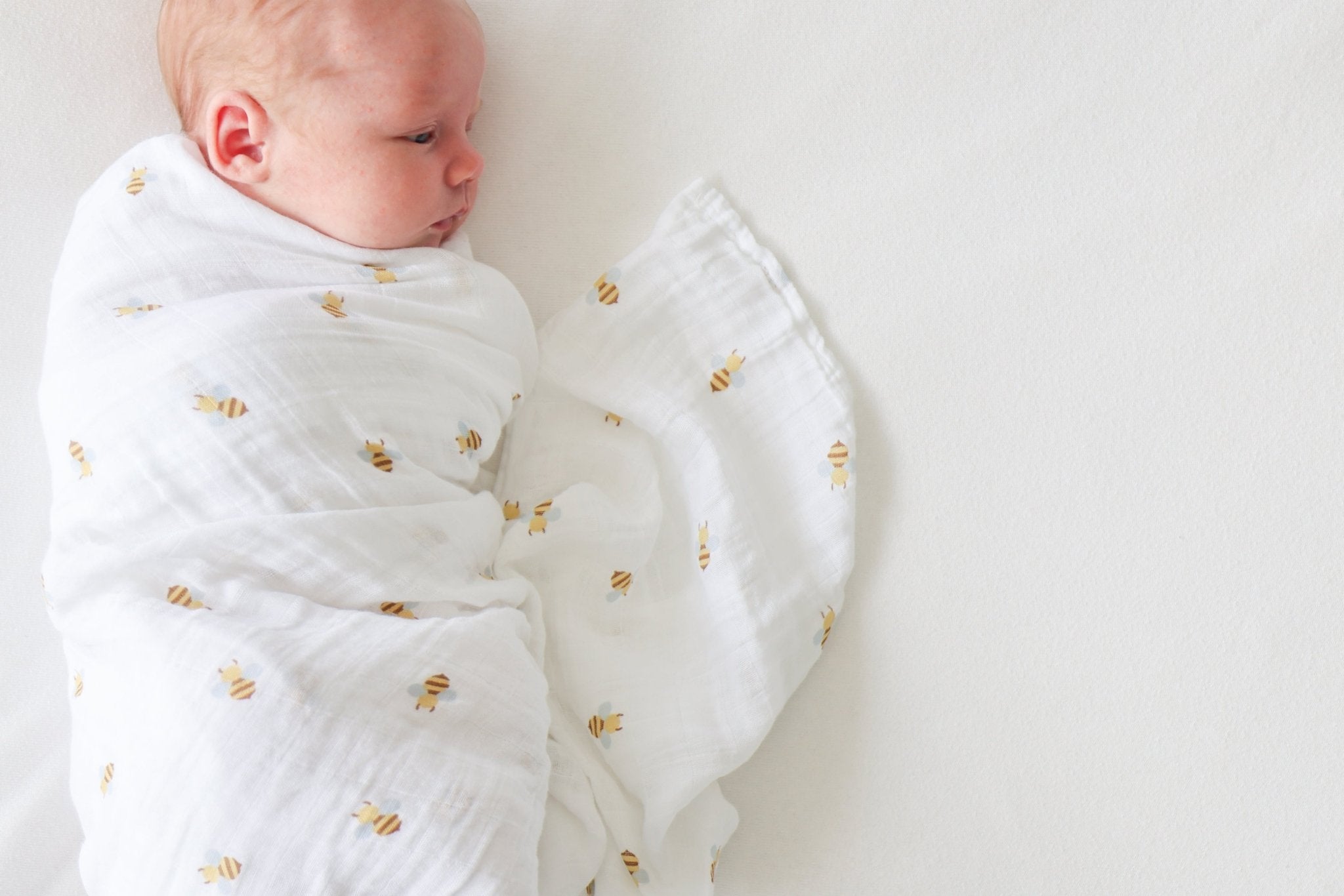 Lulujo - Muslin Swaddle - Bees (100cm x 100cm) - Baby&More