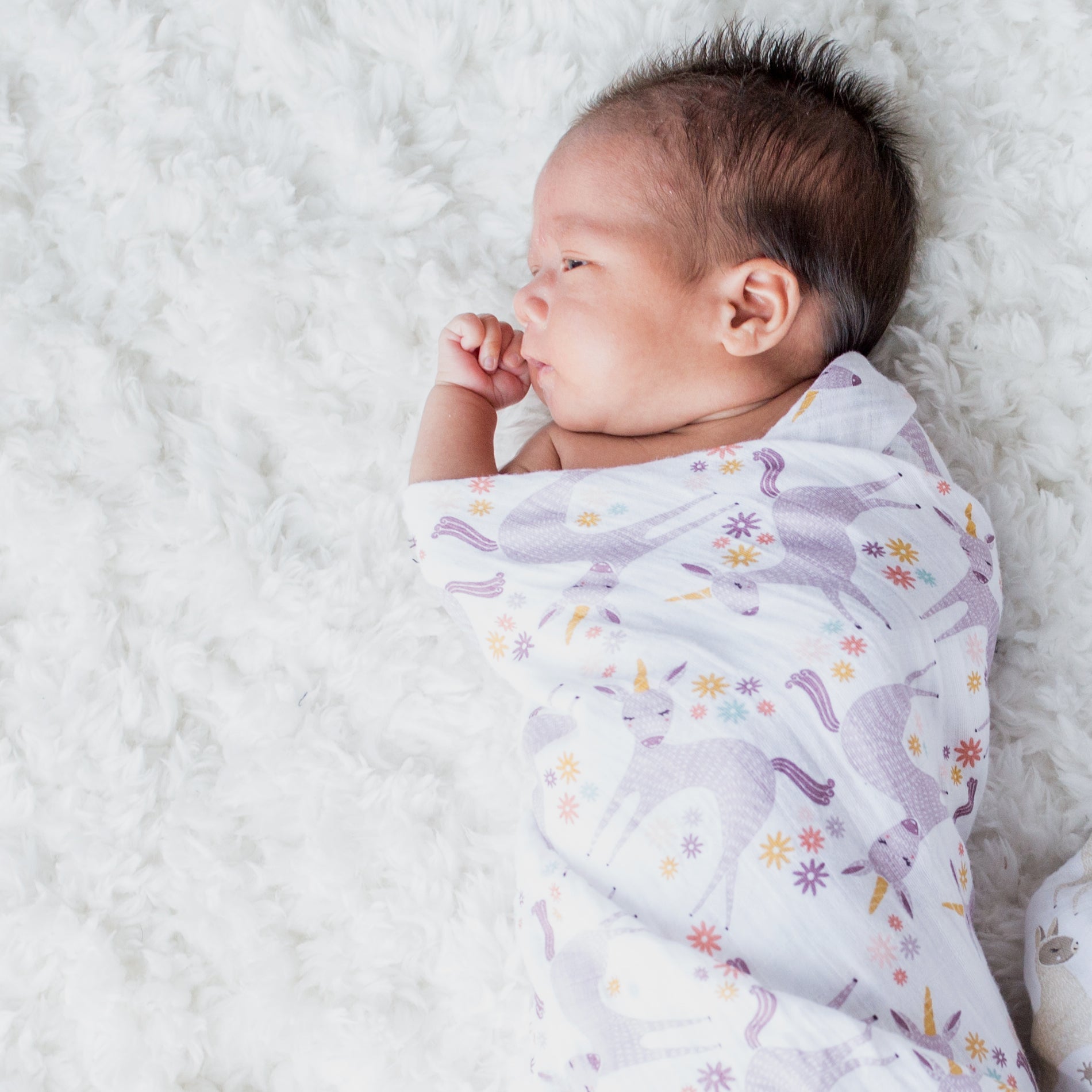 Lulujo - Muslin Swaddle Large - Unicorns (120cm x 120cm) - Baby&More
