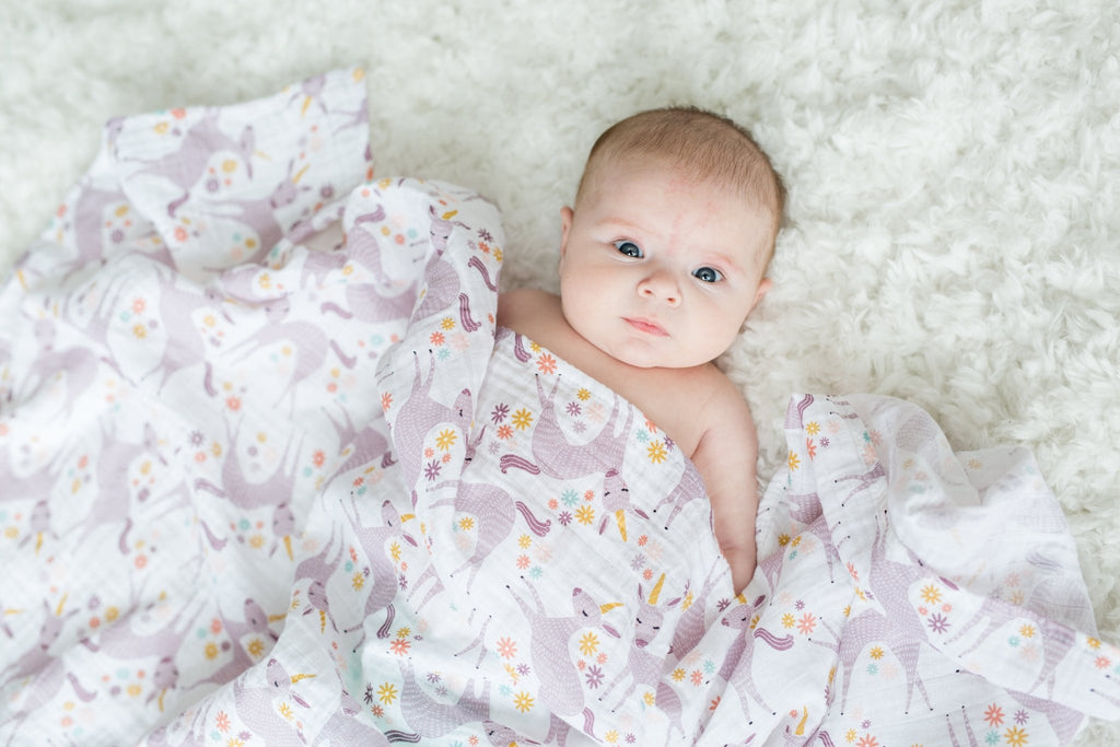 Lulujo - Muslin Swaddle Large - Unicorns (120cm x 120cm) - Baby&More