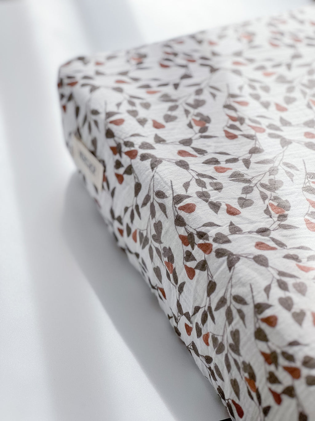 Norishor - Muslin Cotton Fitted Cotbed Sheet - Forest Pear - Baby&More