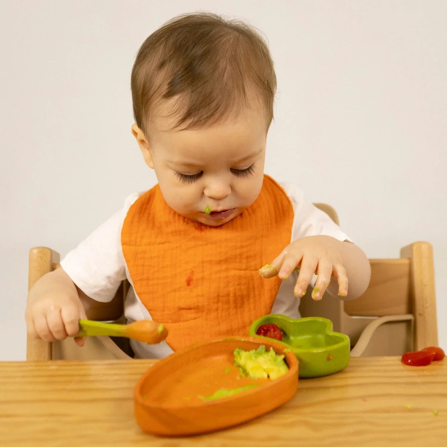Oli&Carol Cathy the Carrot Feeding Bib - Baby&More