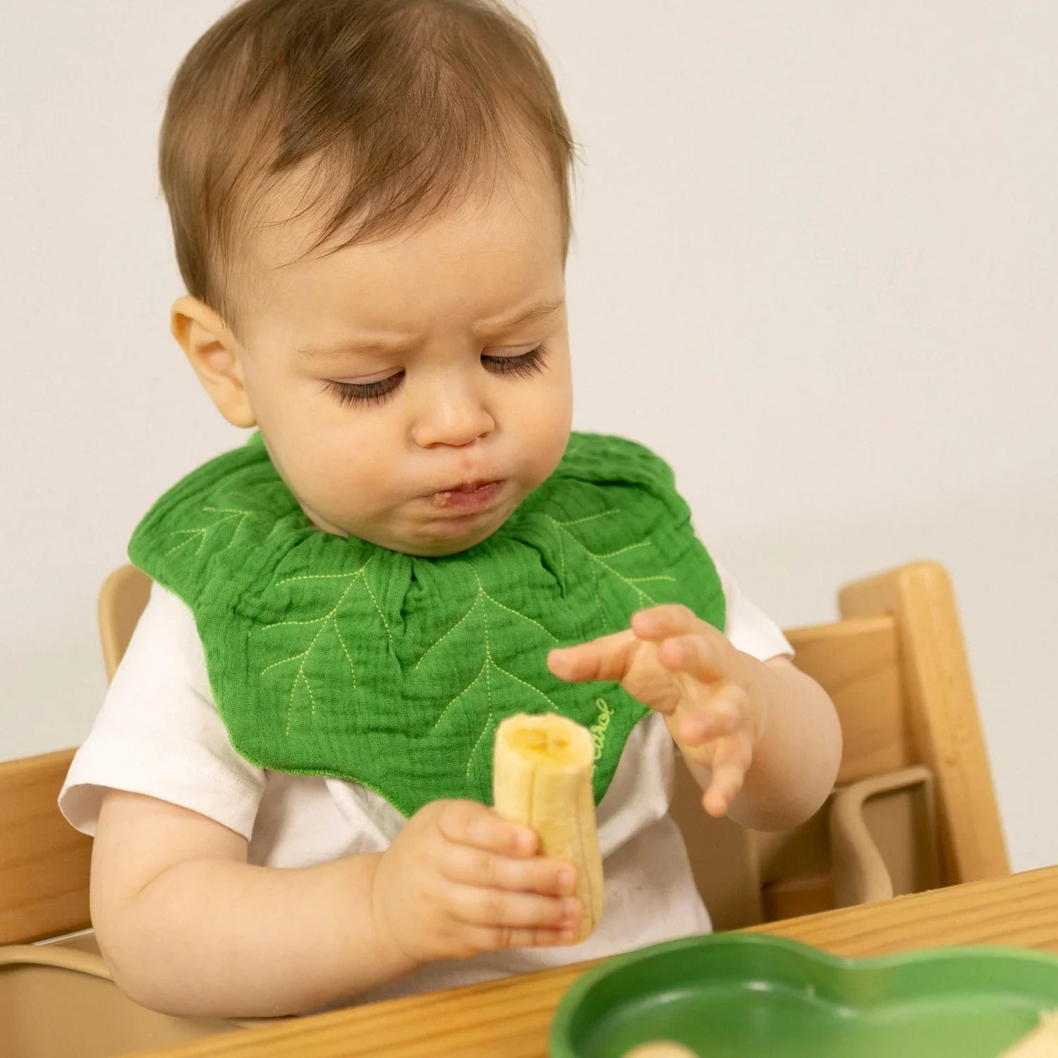 Oli&Carol Kendall the Kale Feeding Bib - Baby&More