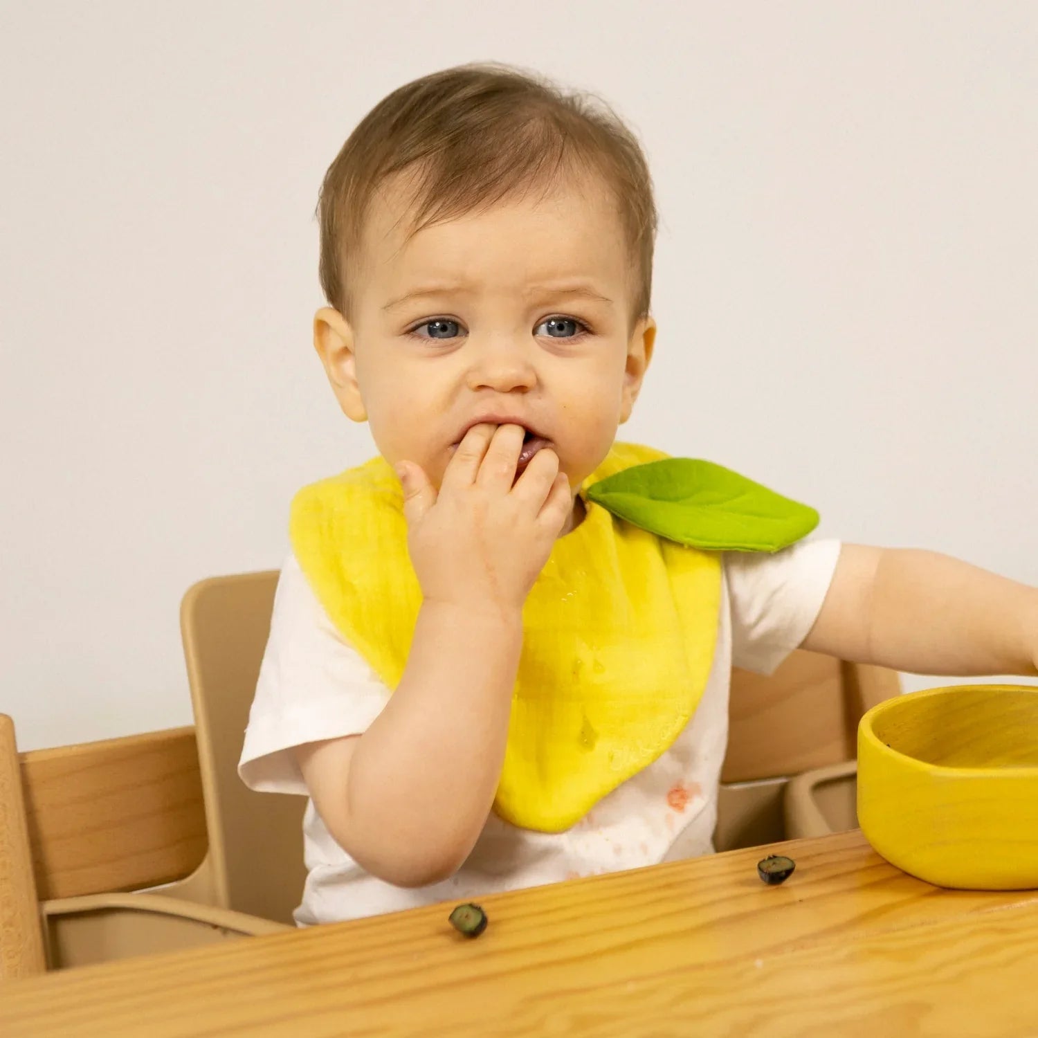 Oli&Carol Lou the Lemon Feeding Bib - Baby&More
