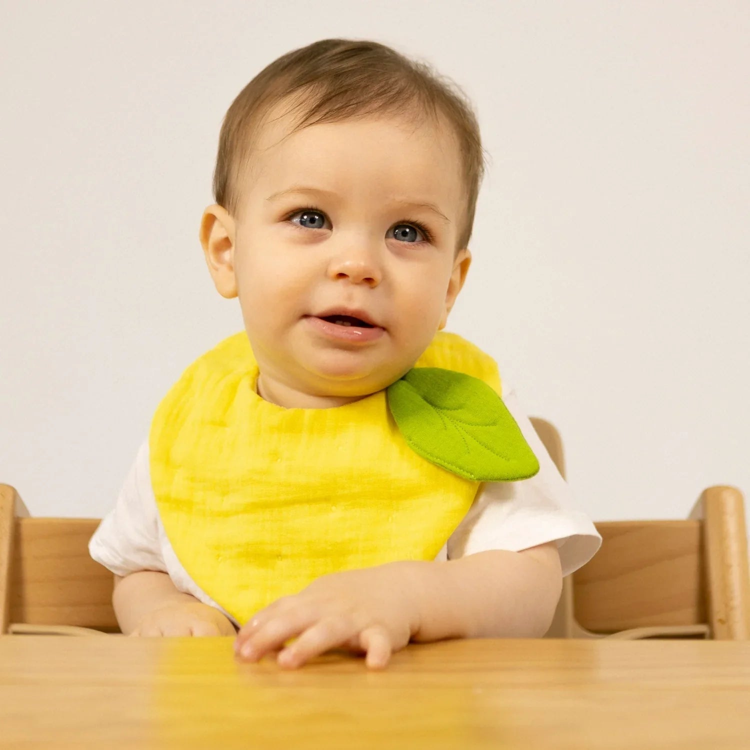 Oli&Carol Lou the Lemon Feeding Bib - Baby&More