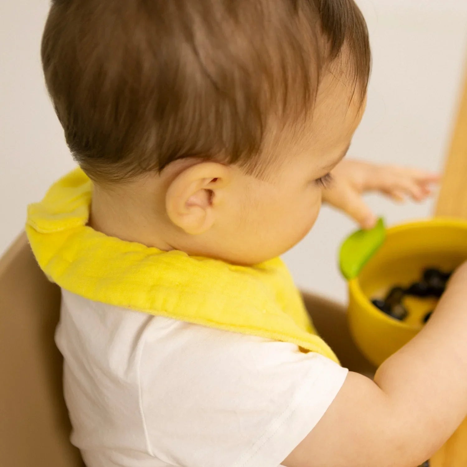 Oli&Carol Lou the Lemon Feeding Bib - Baby&More