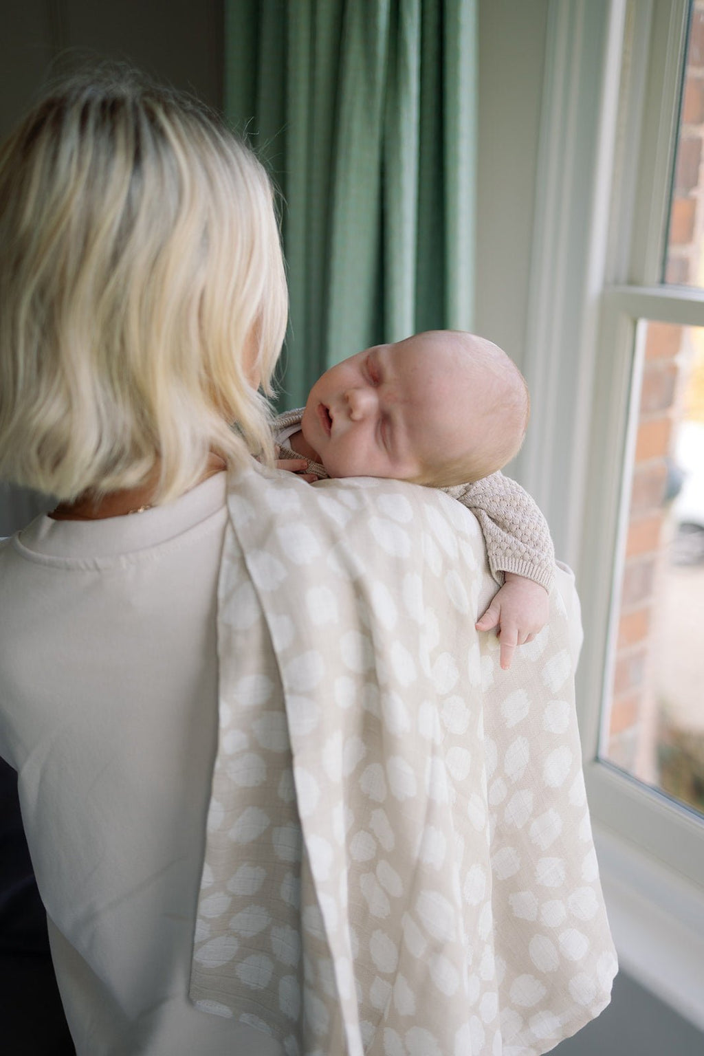 Ralphie Bear Large Swaddle Muslin - Scallop - Baby&More