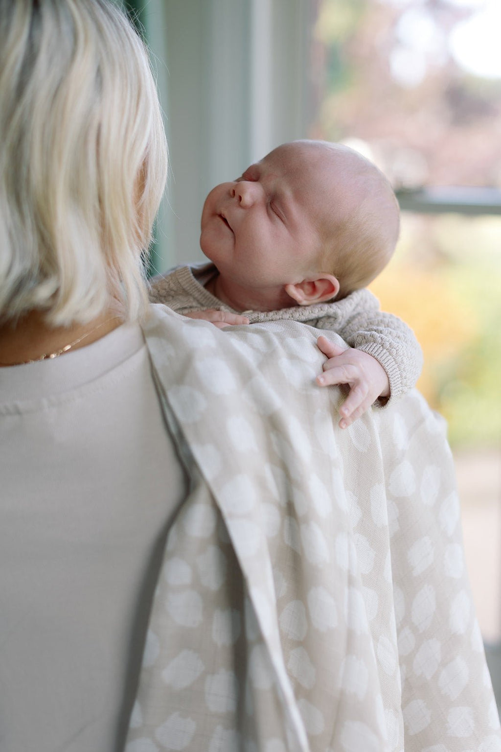 Ralphie Bear Large Swaddle Muslin - Scallop - Baby&More