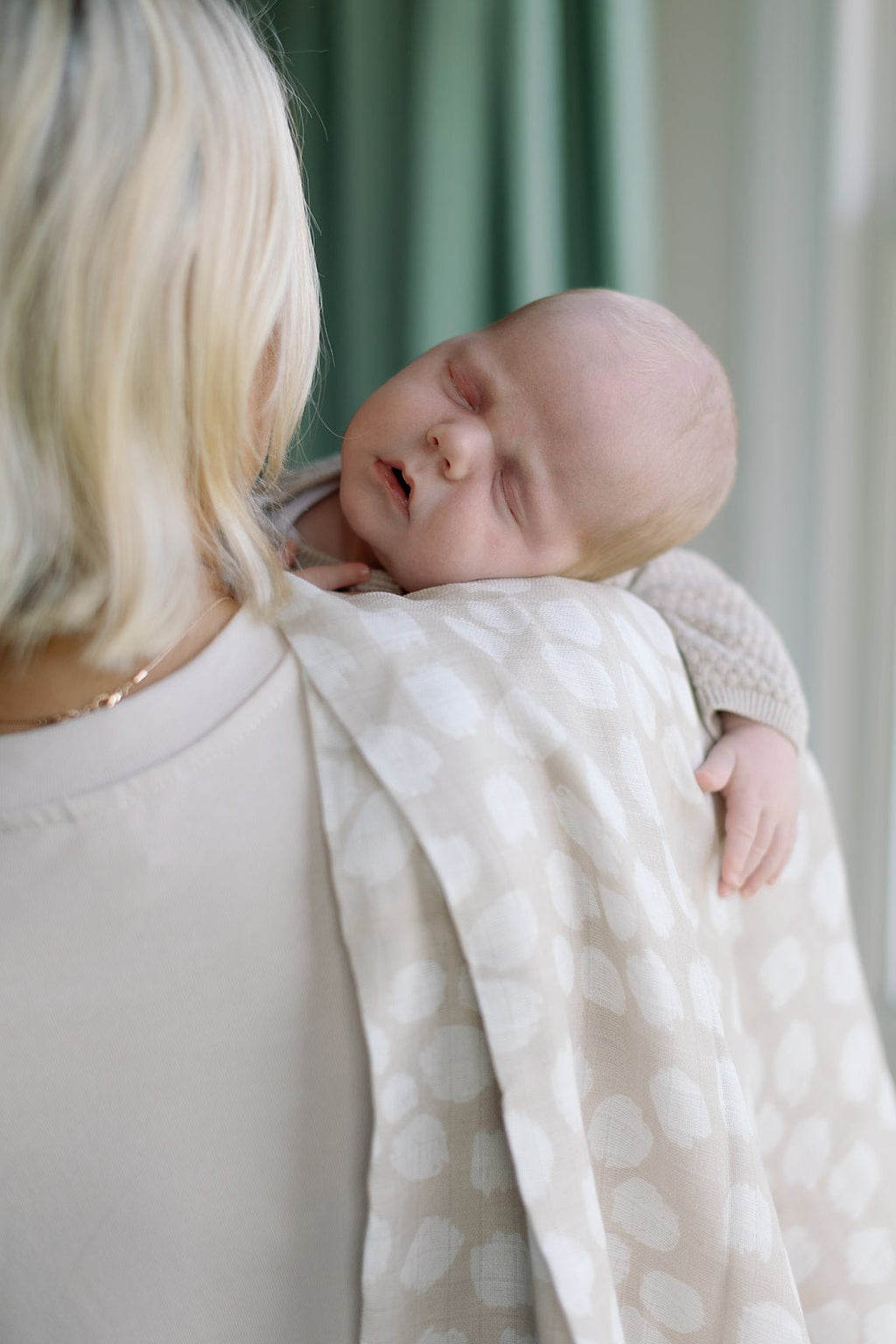 Ralphie Bear Large Swaddle Muslin - Scallop - Baby&More